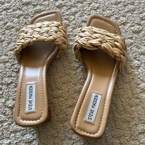 Steve Madden raffia kitten heel sandals size 8.5